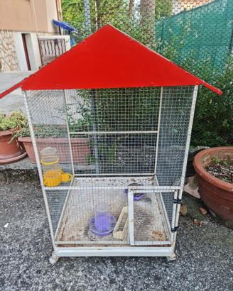 Gabbia spaziosa per canarini tenuta bene  con aces