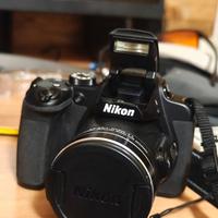 Nikon Coolpix B700 + Zaino porta Fotocamera 315€