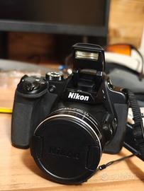 Nikon Coolpix B700 + Zaino porta Fotocamera 315€