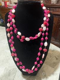Collana con rubini e perle di fiume e orecchini