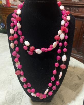 Collana con rubini e perle di fiume e orecchini