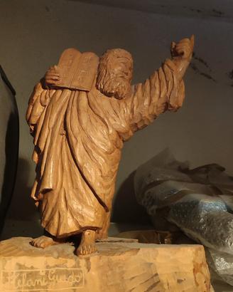 scultura in legno 