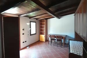 Monolocale arredato con giardino