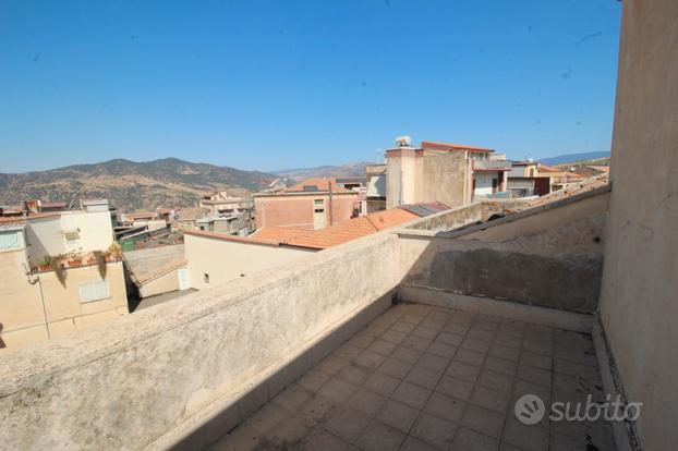 Casa indipendente in centro a Bronte