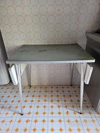 tavolo da cucina anni 60