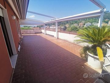 Attico / Mansarda di 202 m² con 4 locali e box aut