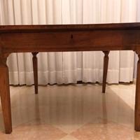 Antico tavolo toscano, quadrato, in noce