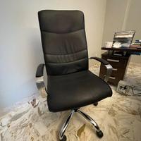 Poltrona girevole regolabile