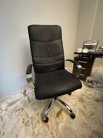 Poltrona girevole regolabile