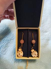 Orecchini pendenti a coccinella della Thun