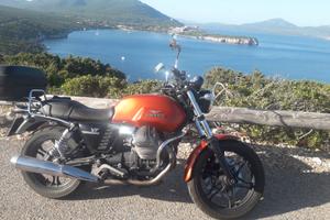 Moto Guzzi V7 Stone