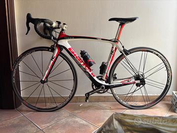 Bicicletta da corsa Bianchi telaio in carbonio