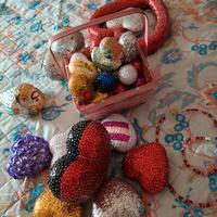 Vari ovetti e regalie.