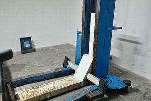 Ponte Sollevatore Auto Mono Braccio