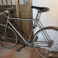 Bicicleta scatto fisso stile vintage
