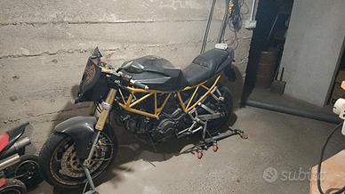 Ducati 600ss cafe race, piu secondo motore e pezzi