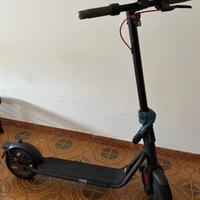 Monopattino NAVEE  V25i PRO Electric Scooter