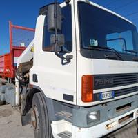 Camion DAF Trilaterale con gru - pronto lavoro