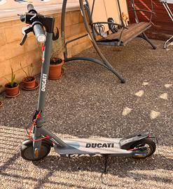 Monopattino elettrico ducati pro max evo