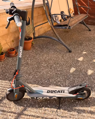 Monopattino elettrico ducati pro max evo