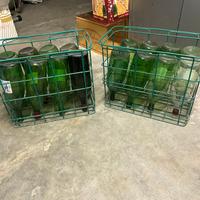 Gabbie con bottiglioni