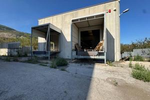 Immobile di 3260 m² con 1 locale a Casamarciano