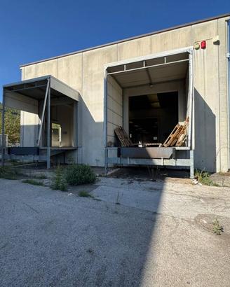 Immobile di 3260 m² con 1 locale a Casamarciano