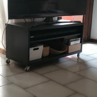mobile porta televisore con rotelle