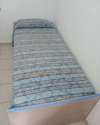 Letto singolo con cassettoni 