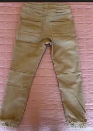 Pantaloni bambini talglia 8anni