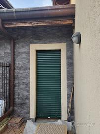 Nuova porta finestra e tapparelle