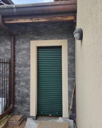 Nuova porta finestra e tapparelle