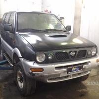 Nissan terrano II 2.7 "98 - uso ricambi