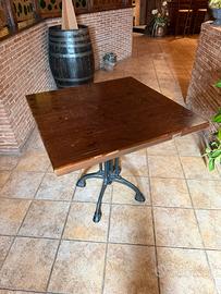 Tavolo 80x80 in massello con base in ghisa