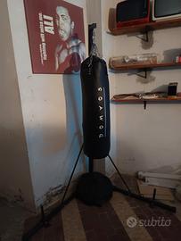 sacco boxe con sostegno, pera e punching ball