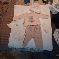 Completo neonato+ cappellino+calzini