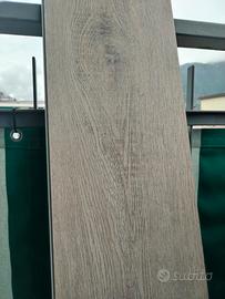 Pavimento in vinile effetto legno