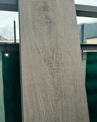 Pavimento in vinile effetto legno