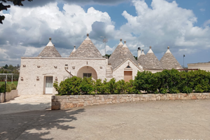 Trullo con piscina