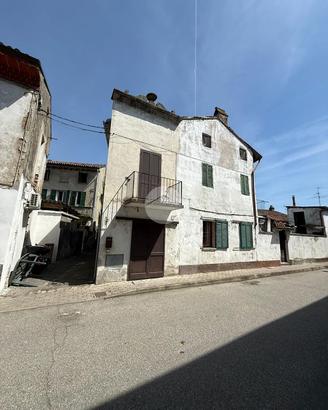 CASA SEMINDIPENDENTE A BOZZOLE