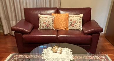 Divano in pelle bordeaux