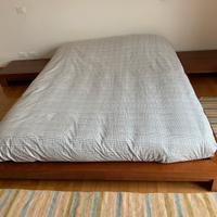 Letto matrimoniale con comodini legno cliegio