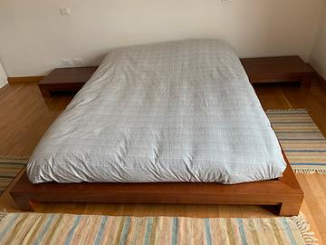 Letto matrimoniale con comodini legno cliegio