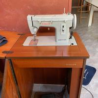 Macchina da cucire Singer anni ‘70