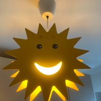 Lampadario in legno sole giallo per camera bambini