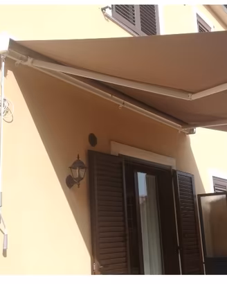 Tenda da sole Naterial a bracci estensibili