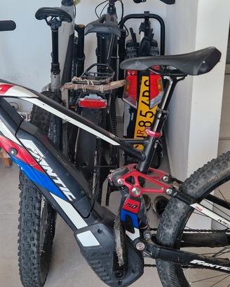 coppia e-bike fantic stessa batteria 