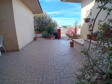 Villetta con giardino in Via Massa C.da Rilievo