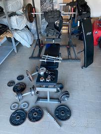 Attrezzatura completa x palestraa casa