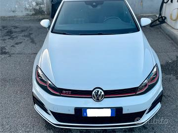 Volkswagen Golf GTI 7.5 Performance 2.0 TSI DSG